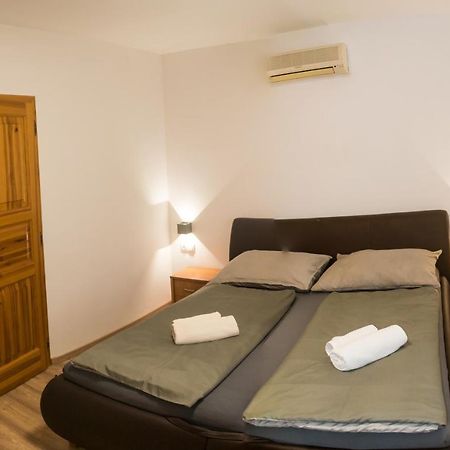 Oazis Apartman Keszthely Bagian luar foto