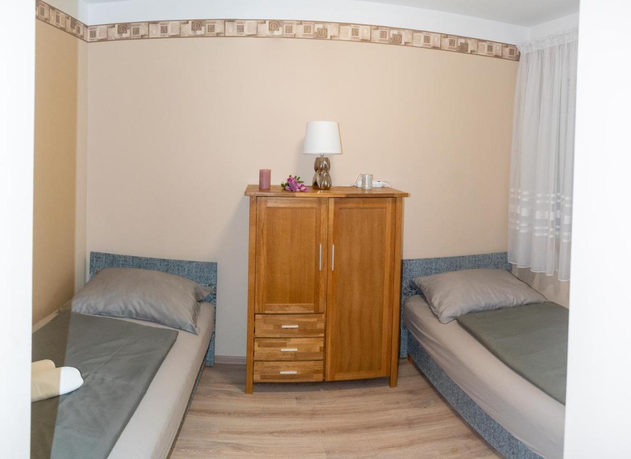 Oazis Apartman Keszthely Bagian luar foto