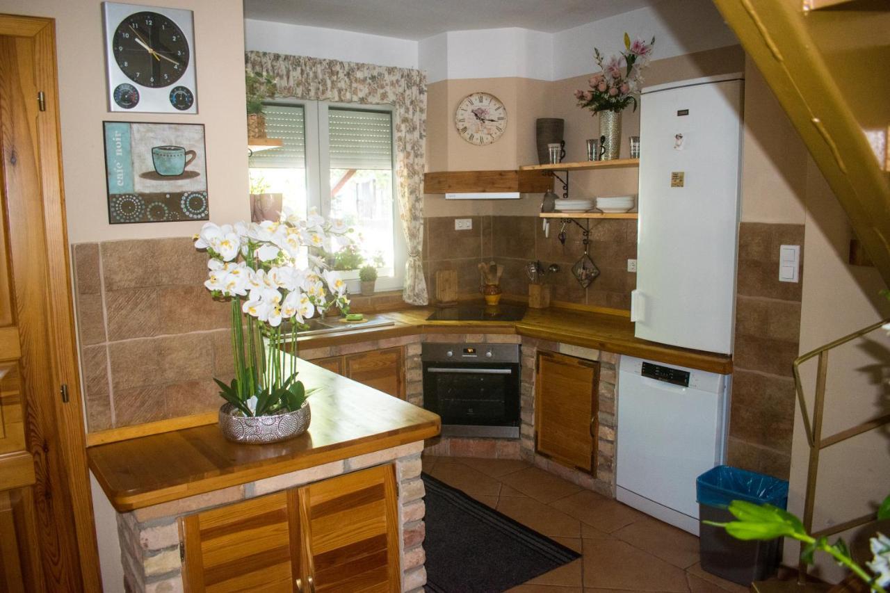 Oazis Apartman Keszthely Bagian luar foto