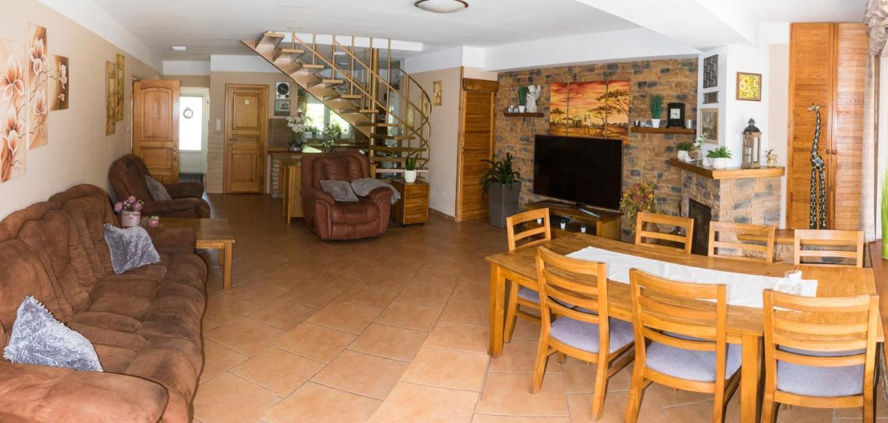 Oazis Apartman Keszthely Bagian luar foto